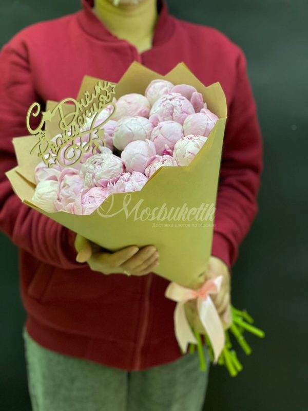 Букет из 19 пион