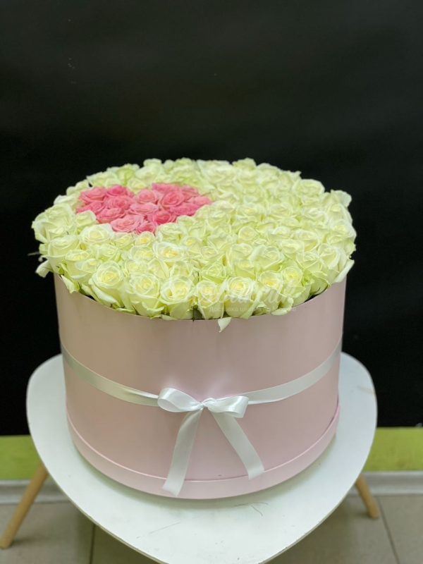 101 белых роз в коробке с сердечком — изображение 2