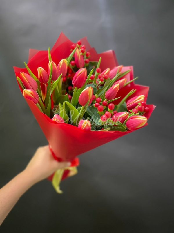Букет из 19шт тюльпан