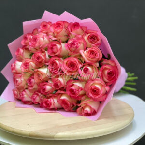 Букет из 29шт роз джумилия