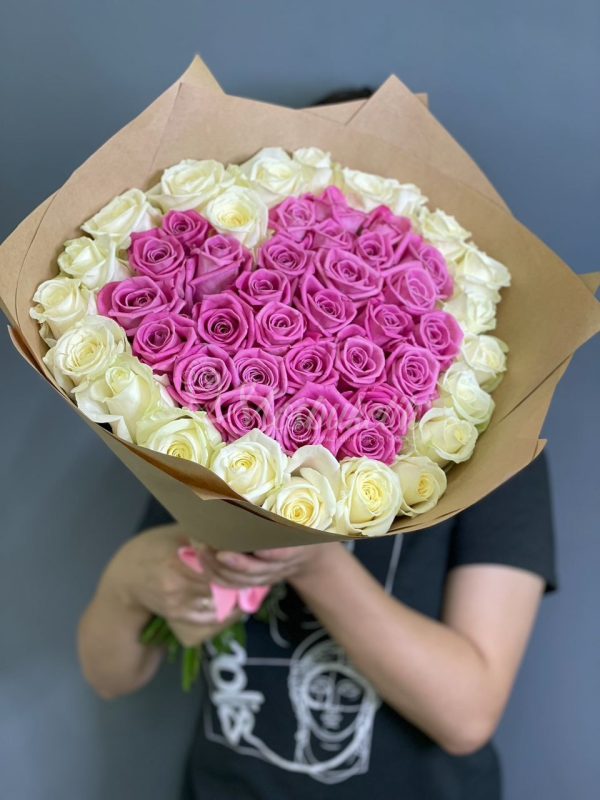 Букет из 51шт розы с сердечком