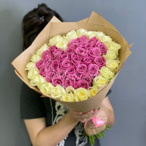 Букет из 51шт розы с сердечком