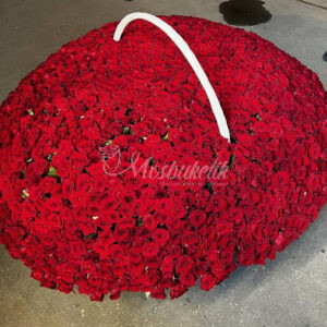 1001 красных роз в корзине