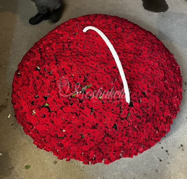 1001 красных роз в корзине — изображение 2