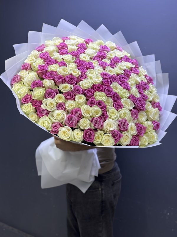 Букет из 151 микс роз 70 см