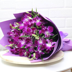 Букет из 19 шт орхидей