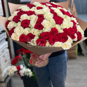 Букет из 101 микс роз