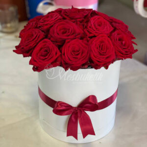 Букет из 21 красных роз в коробке