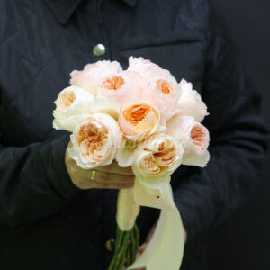 Букет невесты из 11 пионовидных роз Джульетта