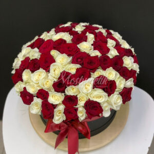 101 микс роз в коробке