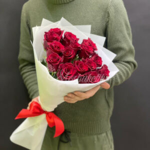 15 красных эквадорских роз