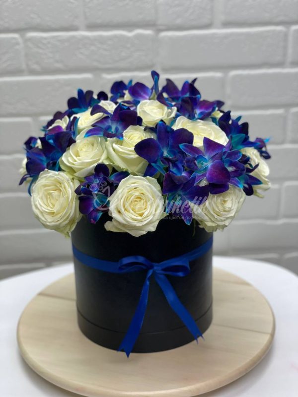 20 роз, 15 орхидей дендробиум