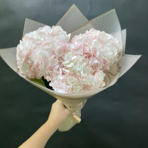 Букет из 3 гортензий