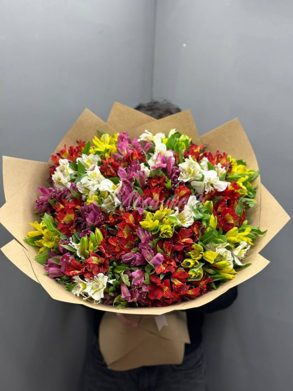 Букет из 39 альстромерий
