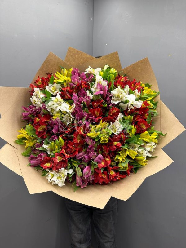 Букет из 39 альстромерий