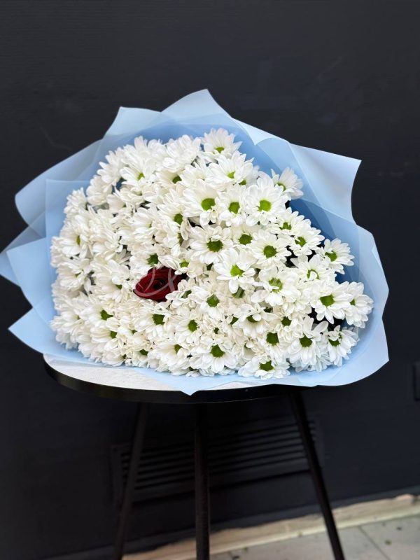 Букет из 19 кустовых хризантем — изображение 5