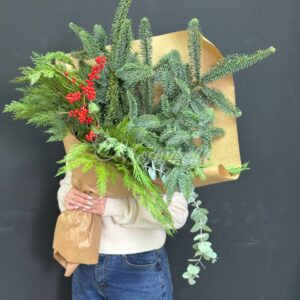 Новогодный букет из елки
