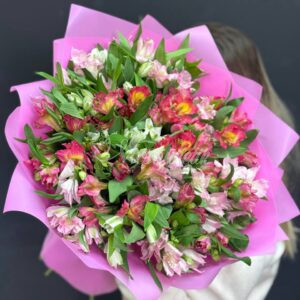 Букет из 29 альстромерия