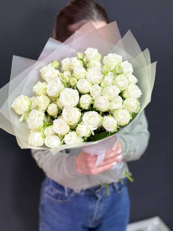 Белые пионовидные розы — изображение 4