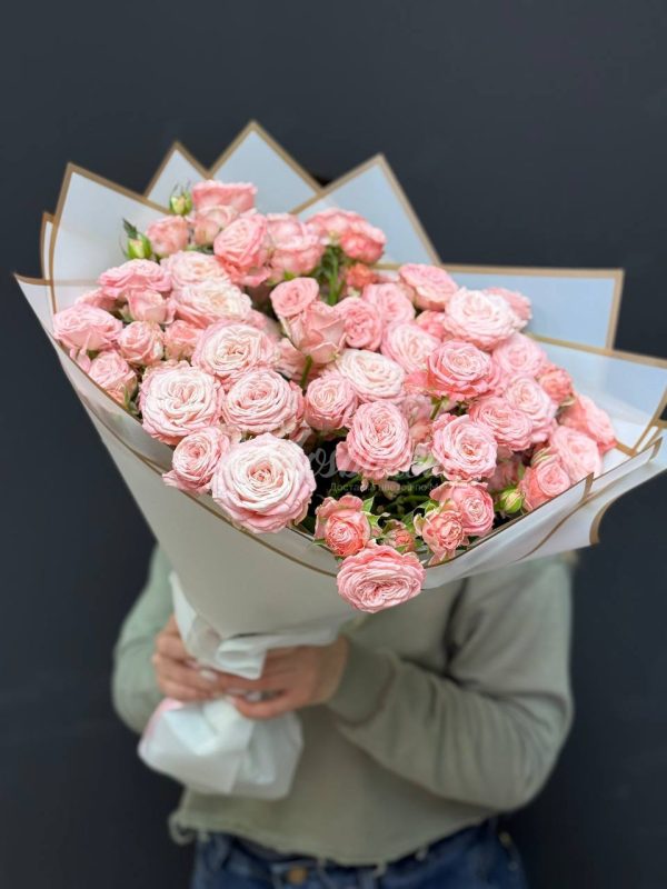 Букет из 9 пионовидных кустовых роз — изображение 3