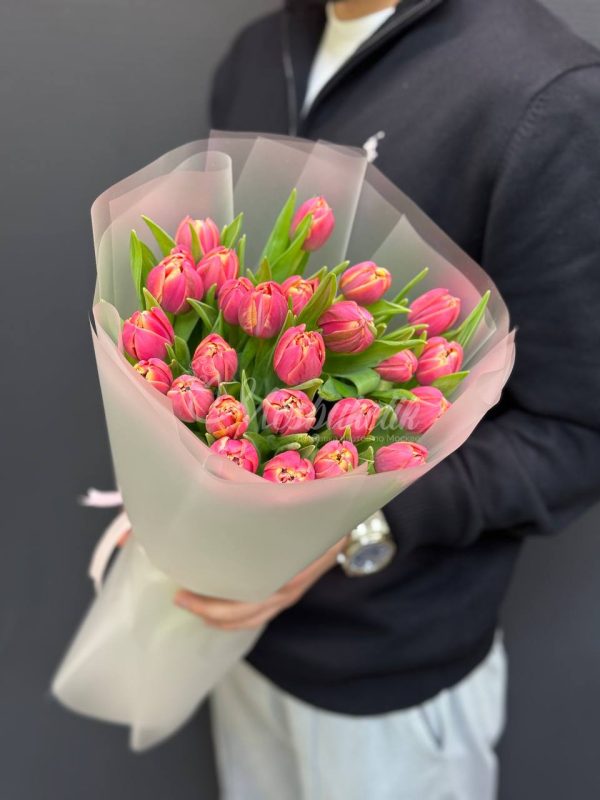 Букет из 25 пионовидных тюльпанов Каламбус