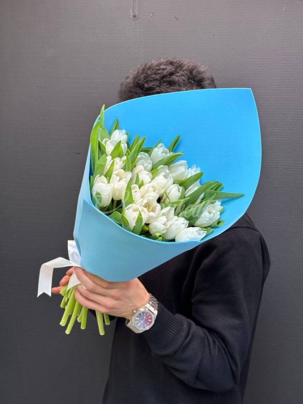 Букет из 25 белых тюльпанов — изображение 3