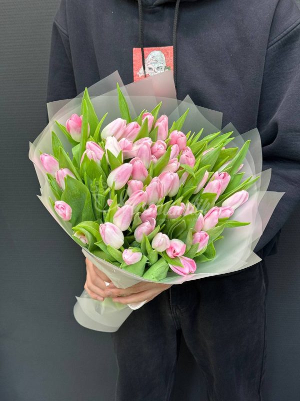 Букет из 51 розовых тюльпанов