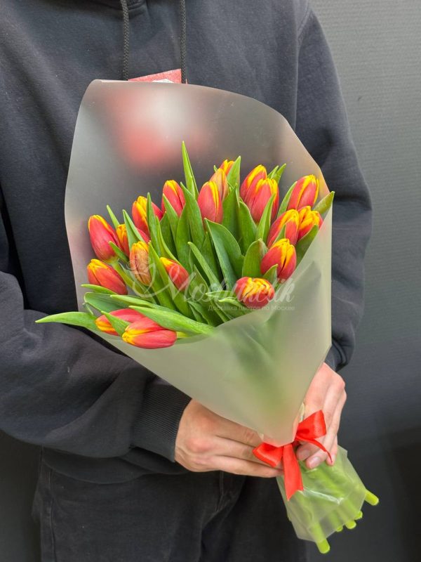 Букет из 19 тюльпанов огонь — изображение 6
