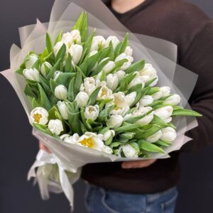Букет из 51 тюльпанов