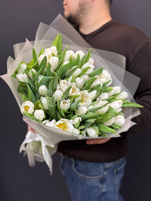 Букет из 51 тюльпанов