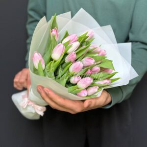 Букет из 25 тюльпанов