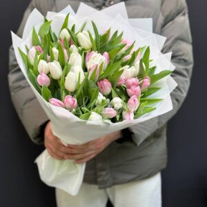 Букет из 51 тюльпанов