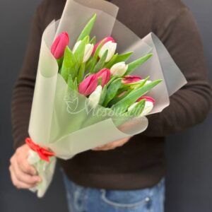 Букет из 15 тюльпанов корпоратив