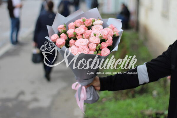 Букет из 19 пионовидных кустовых роз — изображение 3