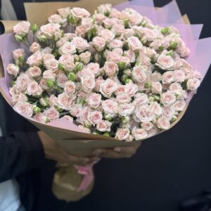 Букет из 29 кустовых роз