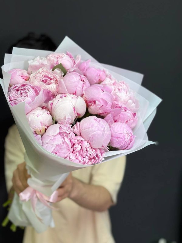 Букет из 15 пионов — изображение 2