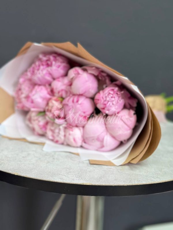 Букет из 13 пионов — изображение 5