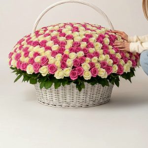 501 микс роз в корзине