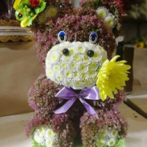 Бегемотик из живых цветов