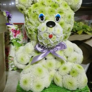 Медведь из живых цветов