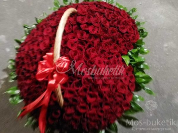 купить 301 роза сердце в корзине