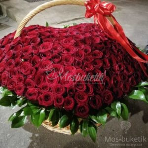 купить 301 роза сердце в корзине